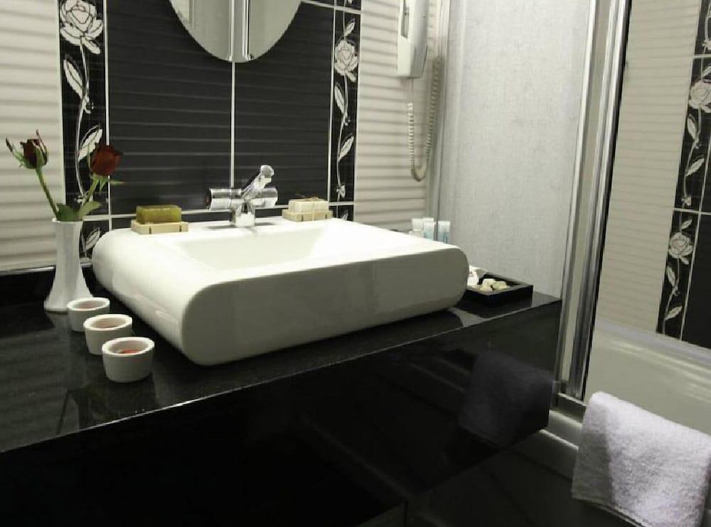 Aksan Hotel İzmir